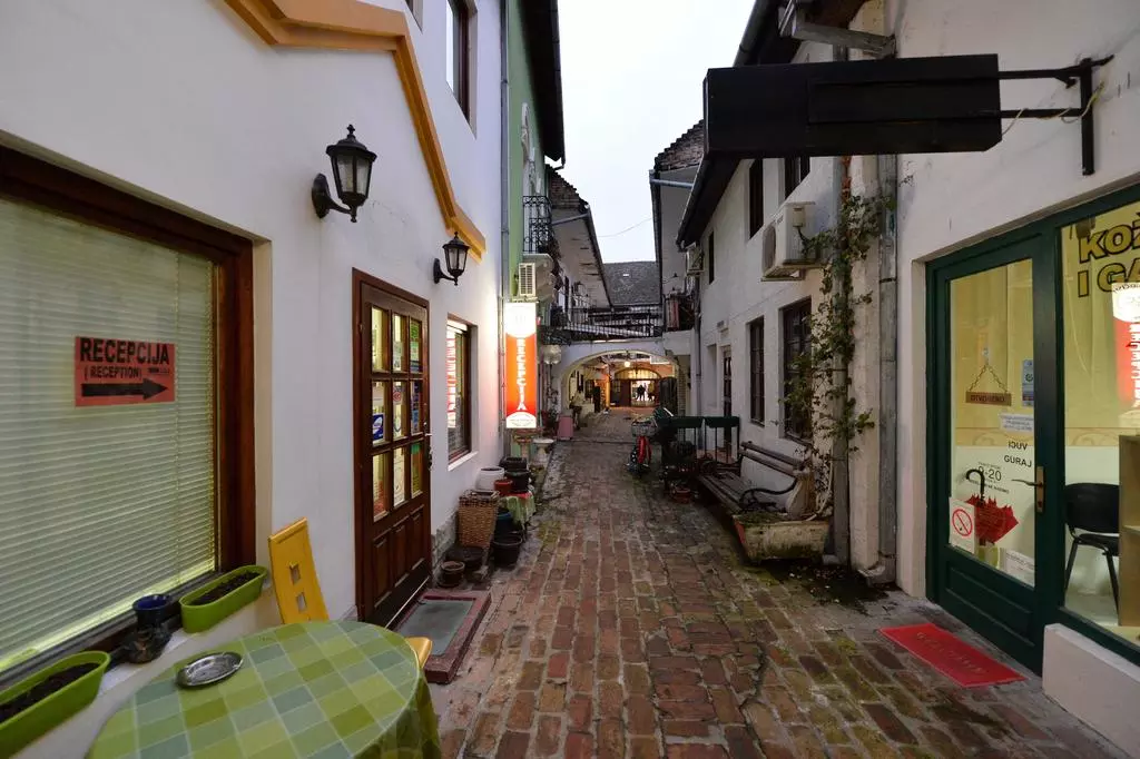 hotel_tal centar_novi_sad_shabavizparvaz_24.jpg